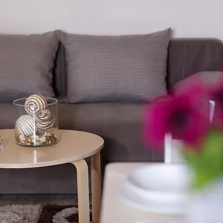 Petra Thea Apartment *